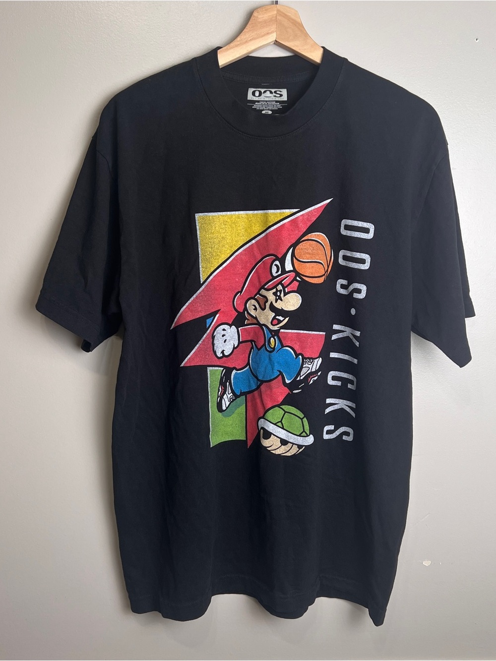 OOS Kicks Mario Basketball Vintage Style Graphic T-Shirt Men’s Medium, EUC